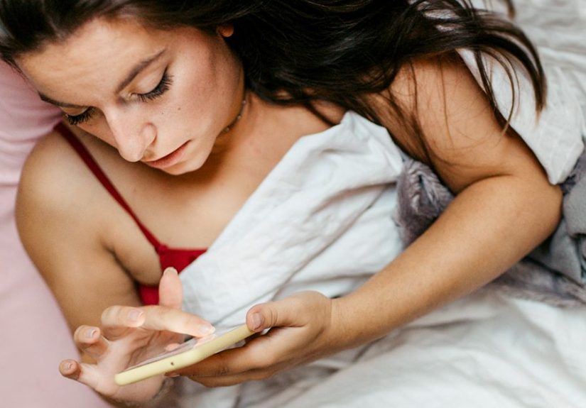 Herpes Symptoms in Women: What to Expect with Pictures