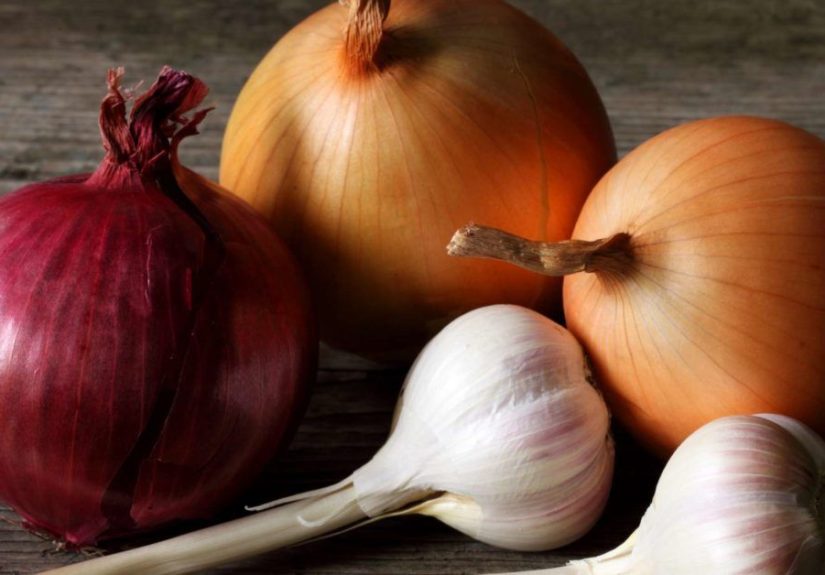 12 Ways to Get Rid of Garlic or Onion Breath