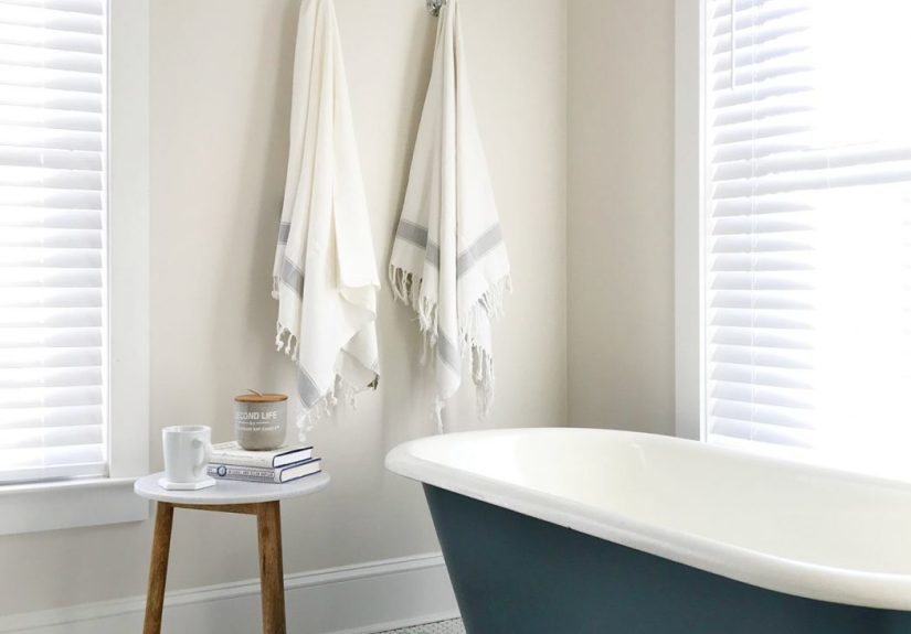 #77: Sherry Vs. The Bathtub, Beach House Edition
