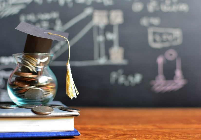 The Pros and Cons of Refinancing Student Loans Before Grad School - Money Crashers