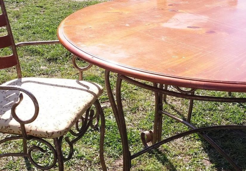 Tired Old Table to Cute French Script Dining Table