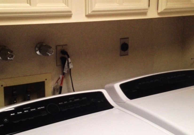 How to Hide Laundry Hookups With Cork Board