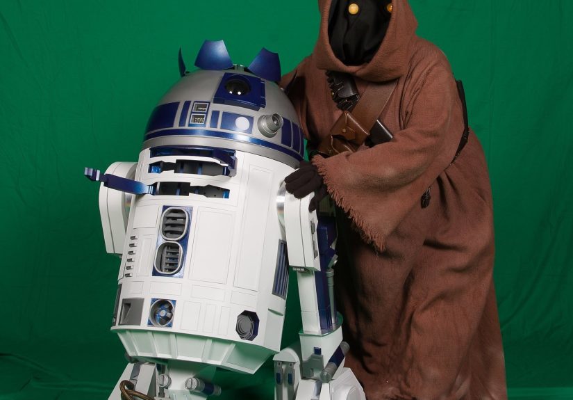The Comprehensive Guide to Building a Realistic R2-D2 Replica