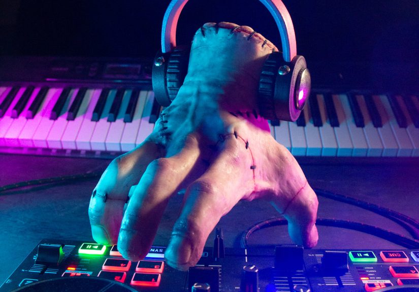 Bringing an Animatronic Thing to Life for Netflix - Make: