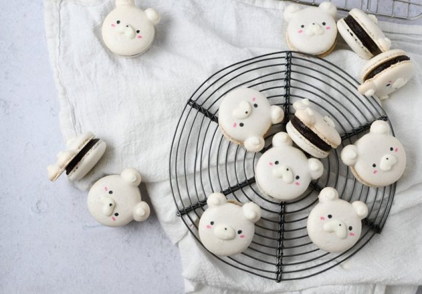 Brrr! Polar Bear Macarons With Cheesecake Filling