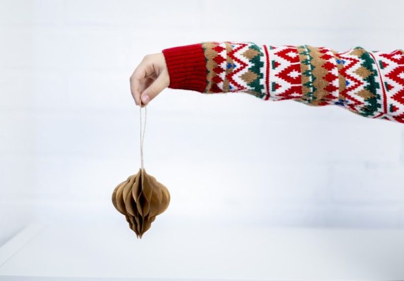 How to Make an Origami Christmas Tree Topper