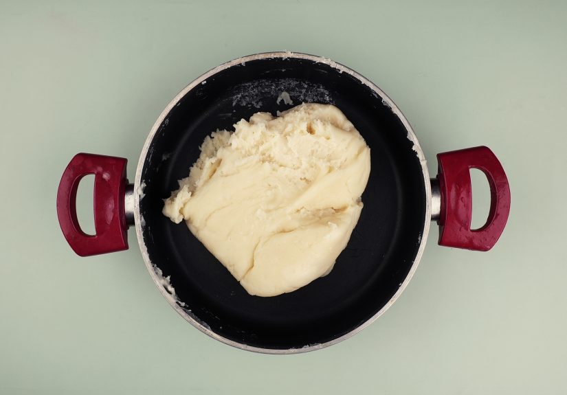 4 Ways to Revive Dry Play Doh