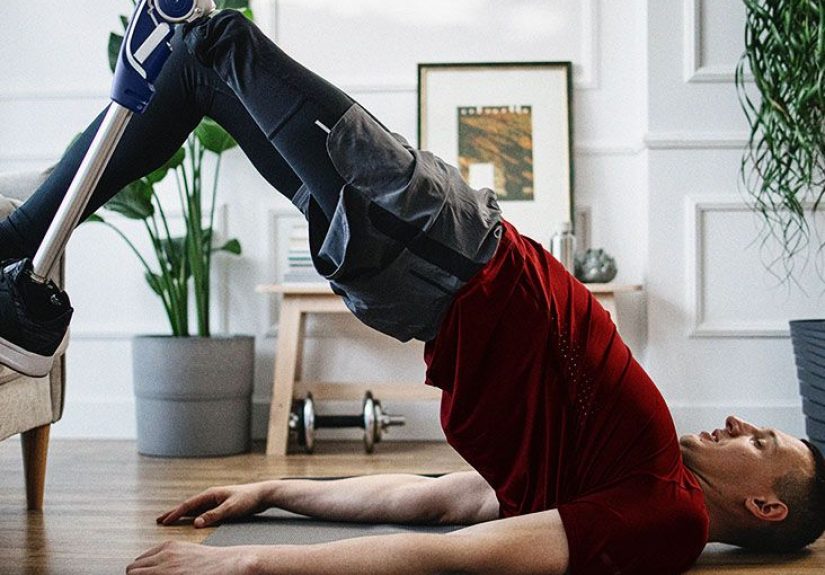 Back pain on the lower right side: Causes, when to see a doctor