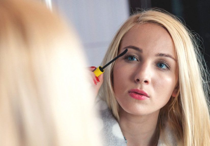 Castor Oil for Eyelases: Does It Make Them Grow?