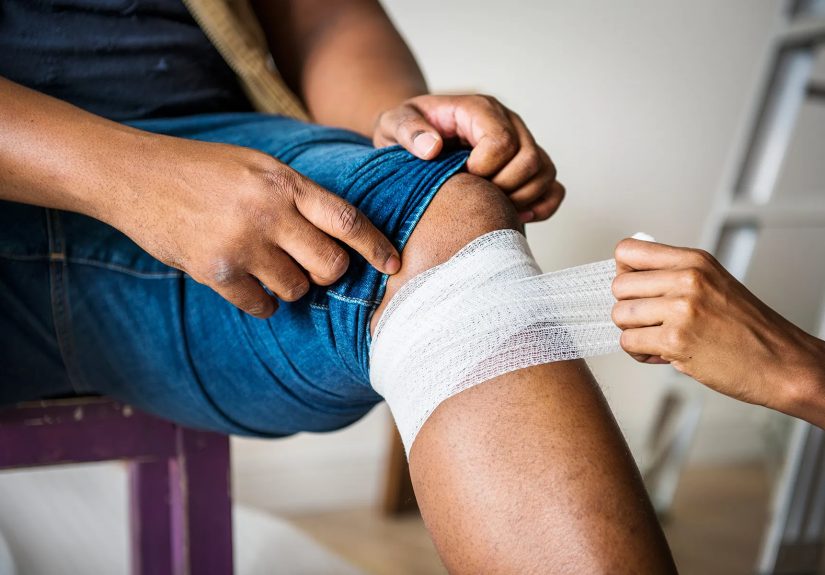 First Aid Dos and Don'ts in Pictures