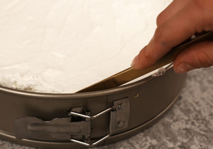 How to Keep Cheesecake from Cracking: 12 Steps