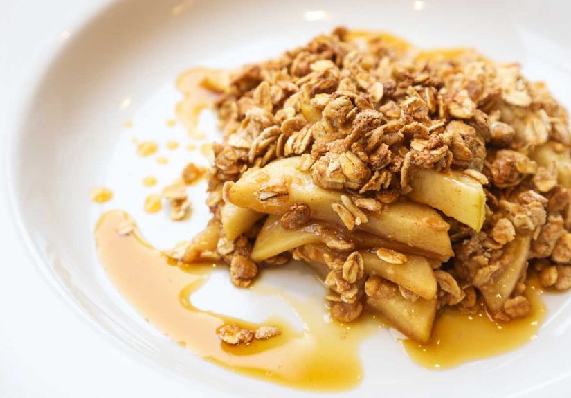 Make This Vegan Apple Oat Crumble With Your Apple-Picking Haul
