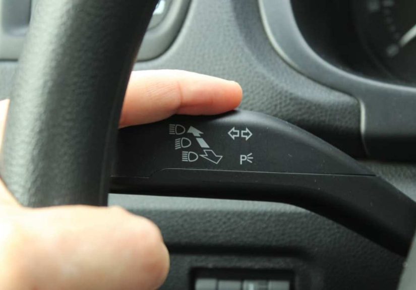 The Reason Why Your Car’s Turn Signal Makes a Clicking Sound